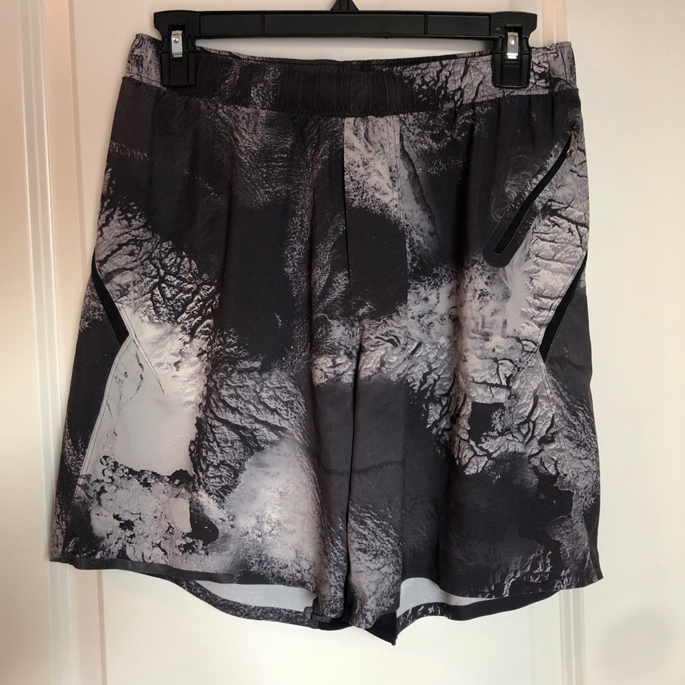 Men’s Lululemon Shorts - Patterned, Size Medium